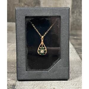Necklace yellow chain clear center stone with 4 greens stones teardrop setting
